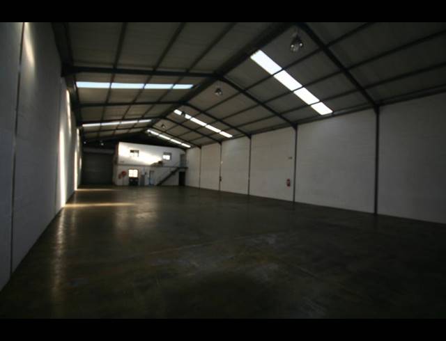 576M² WAREHOUSE TO LET IN EPPING INDUSTRIAL